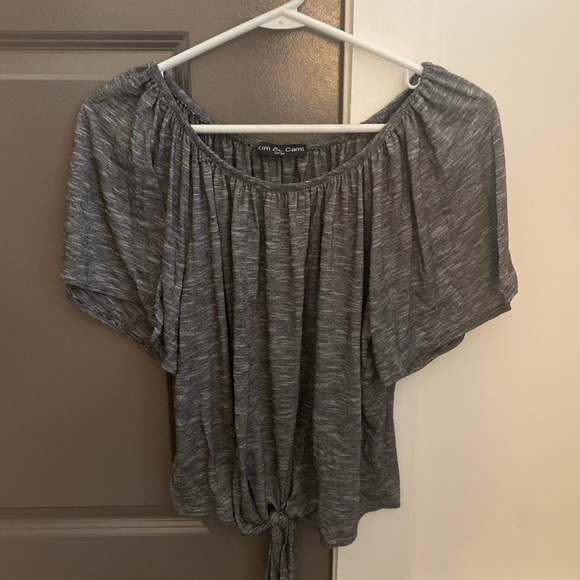 Kim & Cami Grey Short Sleeve Blouse with Tie Front Size Large - Picture 2 of 4